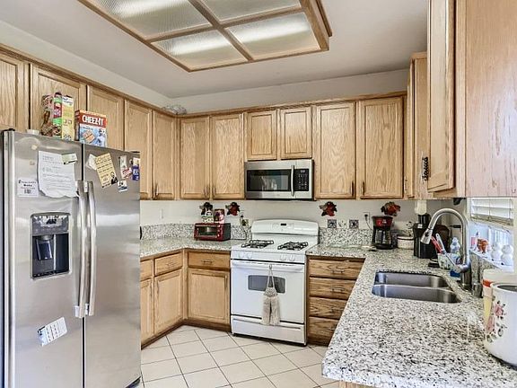 3rd image of 2102 Paul Courter Way