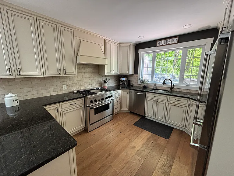 3700 N Edison St — Photo 2