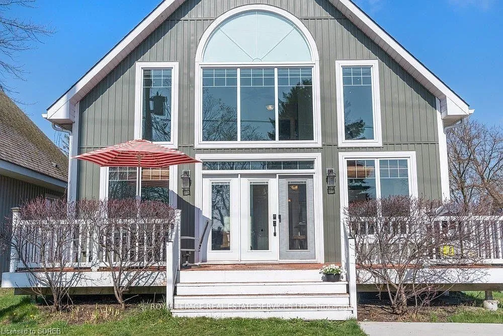 3 bed, $2,400 — Photo 1