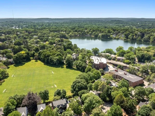 53 Paul St APT 10, Newton, MA 02459