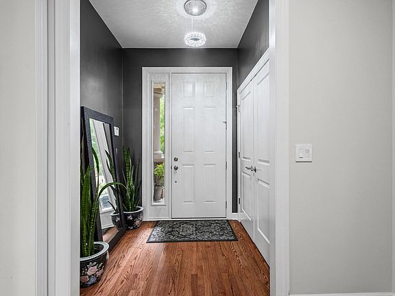 3rd image of 2510 W Patterson Ave