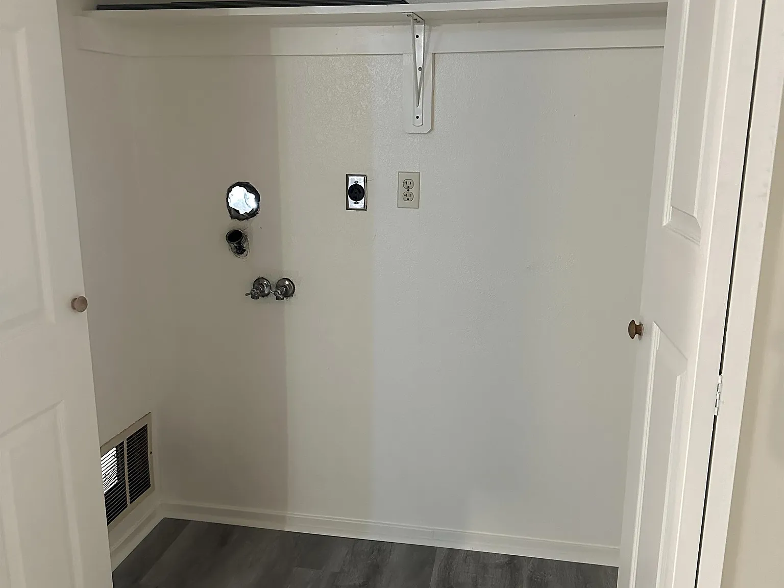 4809 Hahn Avenue Unit 37 - Unit 37 — Photo 4