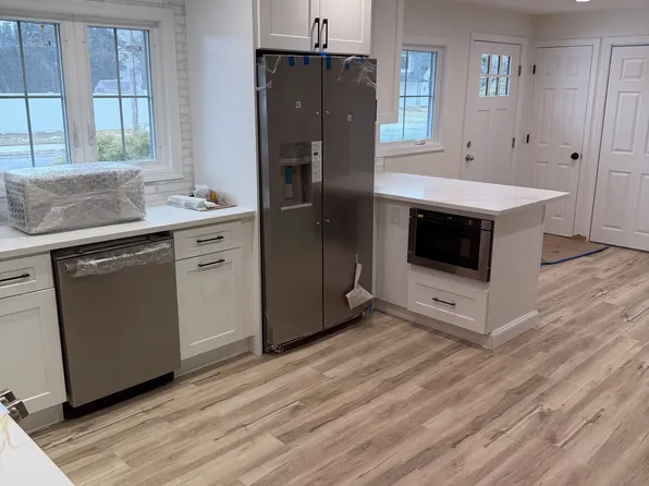 (undisclosed Address), Levittown, NY 11756