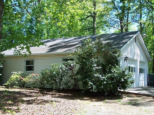 5th image of 702 E Ashland Dr