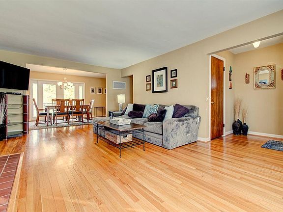 3rd image of 8448 Clough Pike