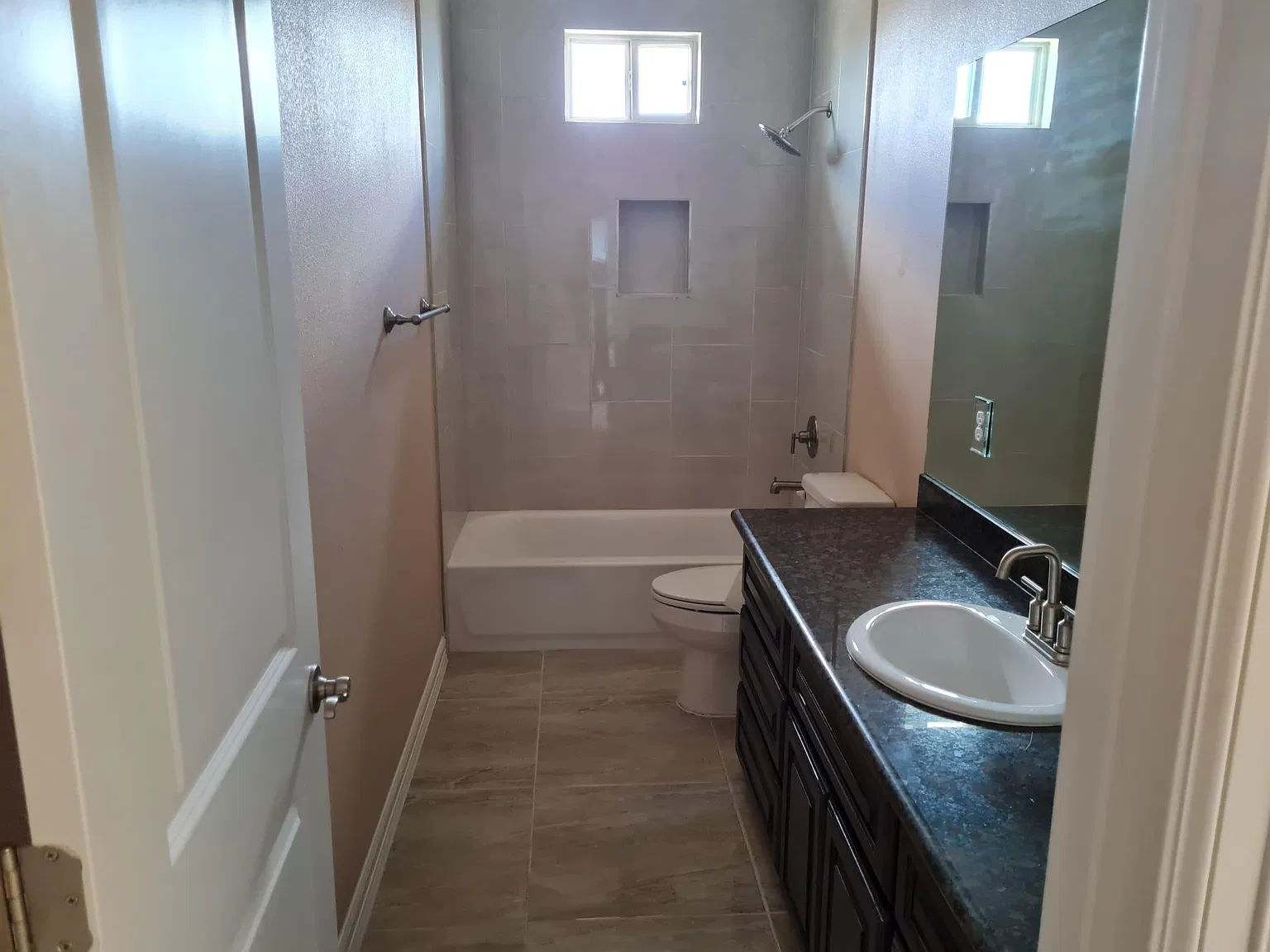 1913 Ridgeway Cir — Photo 4