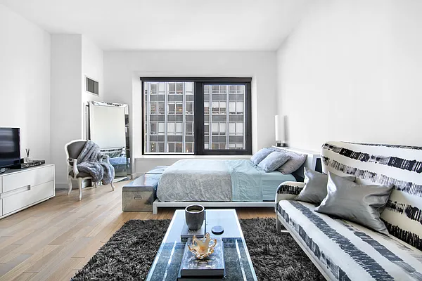 Rented by Compass | media 7