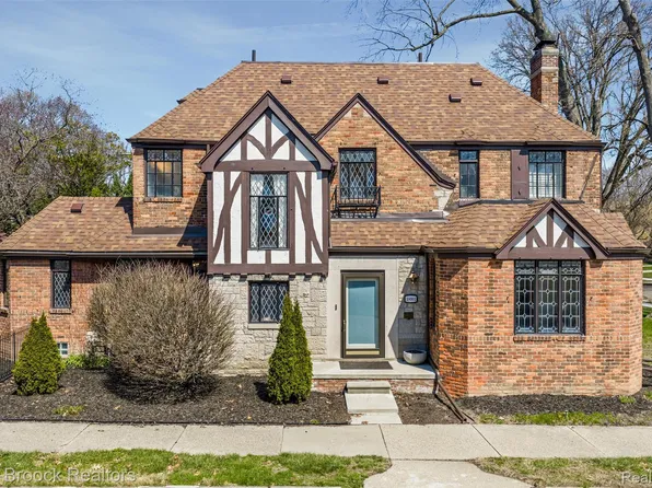 18001 Birchcrest Dr, Detroit, MI 48221