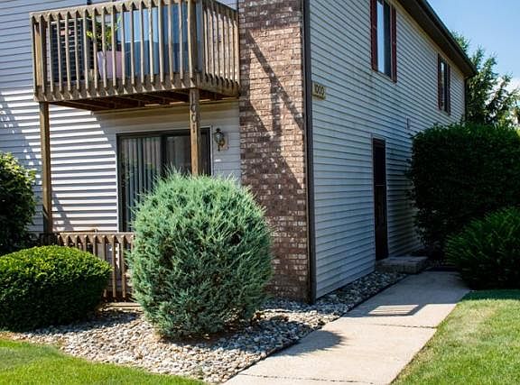 2nd image of 1001 Clarinet Blvd E #1001