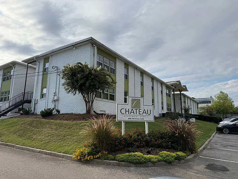 Chateau Apartments - Newly Renovated 1, 2 & 3-Bedrooms at 24th & Hillsboro Village — Photo 3