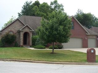 970 E Doubletree Ln, Springfield, MO 65810