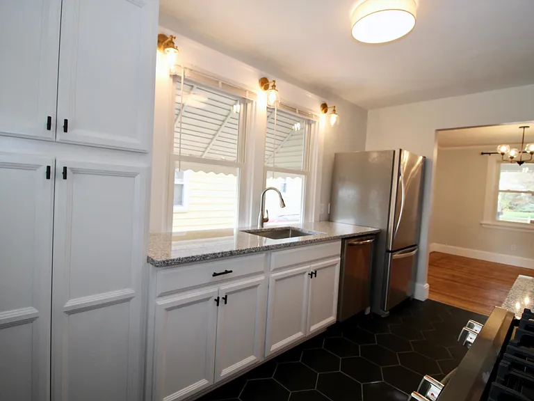 6843 Buckingham Pl — Photo 2