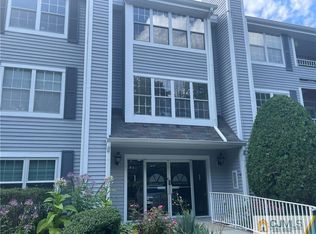 112 Raintree Ct, Helmetta, NJ 08828