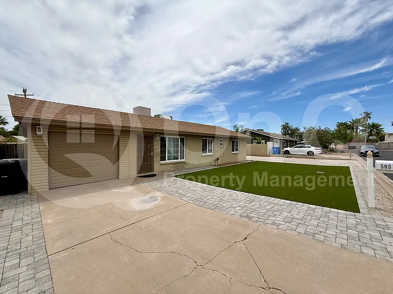 505 E El Camino Dr — Photo 2
