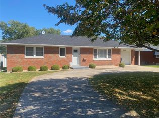 1522 W Delmar Ave, Godfrey, IL 62035