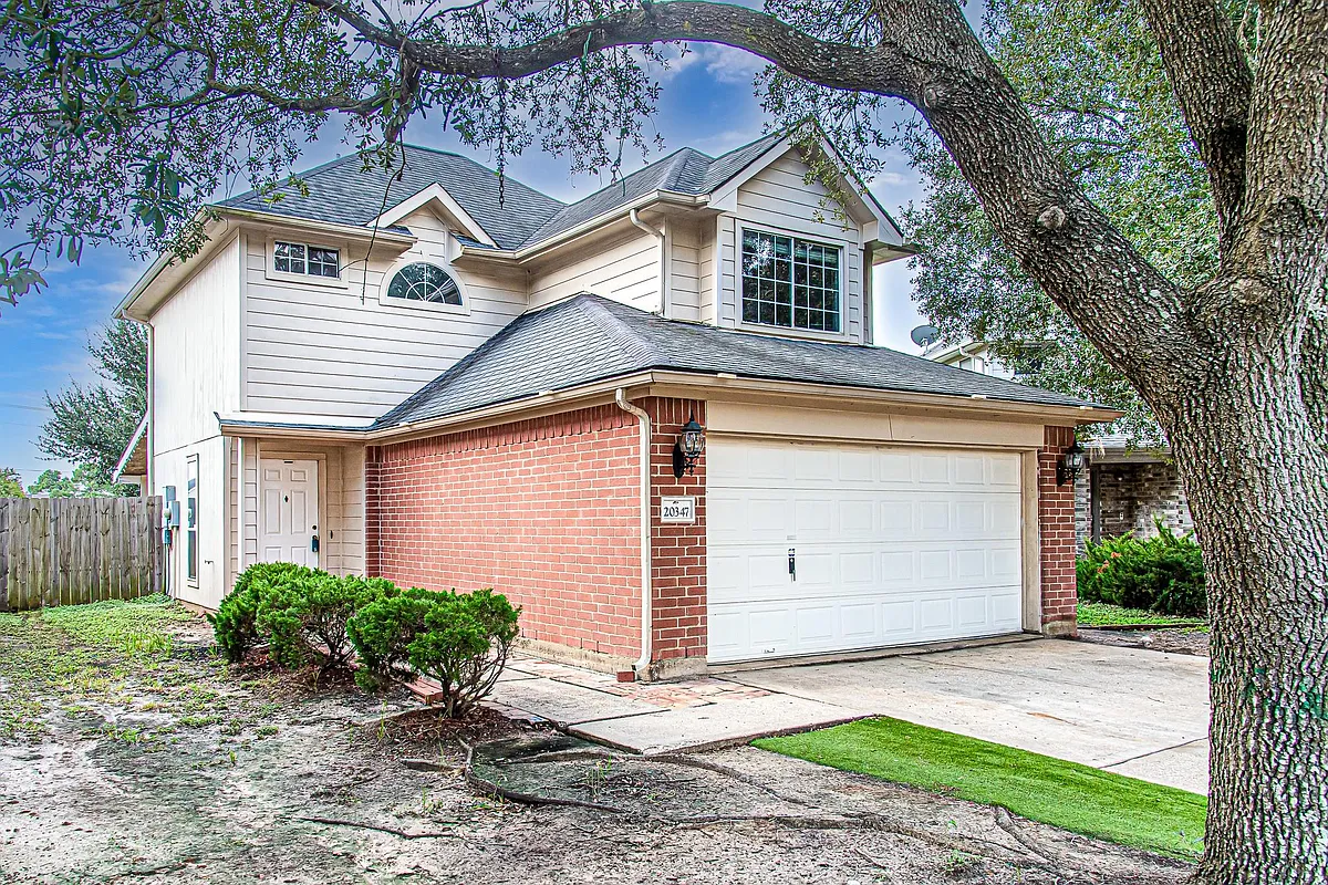 Building Photo - 20347 Hunterclif Ln