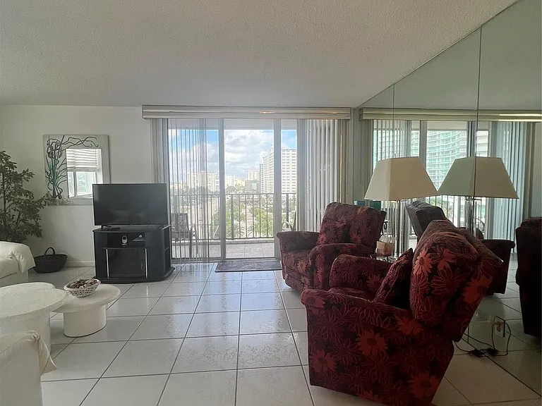 101 Briny Ave #811 — Photo 4