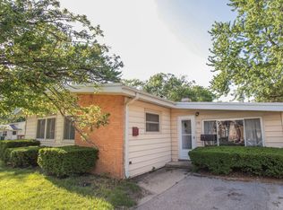 116 W Manchester Dr, Wheeling, IL