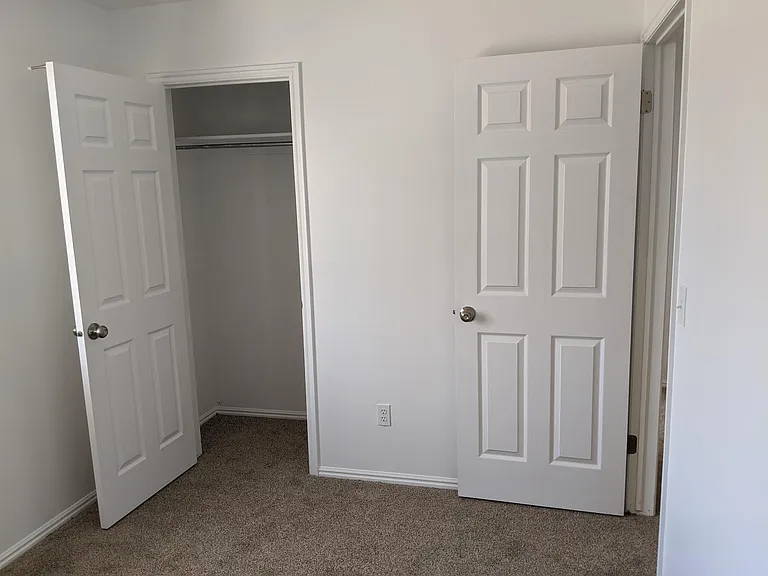 435 N Kersh Dr — Photo 9