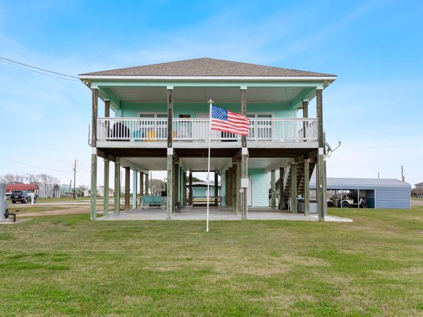 155 Lou Lou Ln E, Palacios, TX 77465
