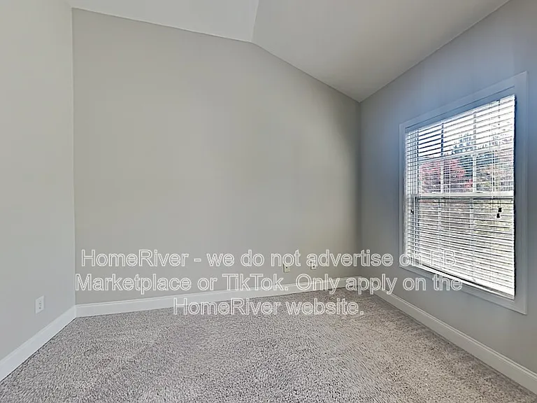 305 Williamson St SE — Photo 16