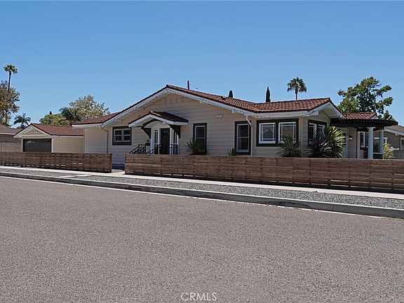 4th image of 1104 W Palm Ave