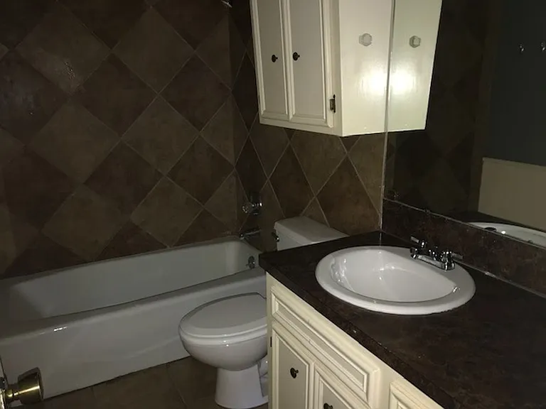 1217 Ruswood Dr — Photo 2