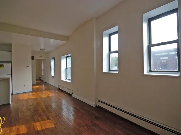 285 15th Street image 1 of 8