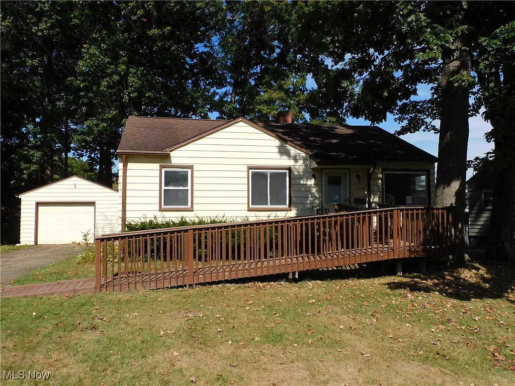 3210 Quentin Dr photo 1