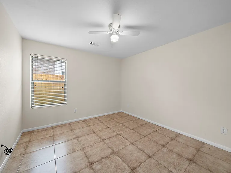 114 Mustang Stampede Dr — Photo 12