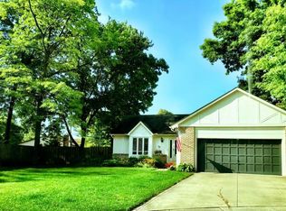 7412 Saunderlane Rd, Columbus, OH 43235