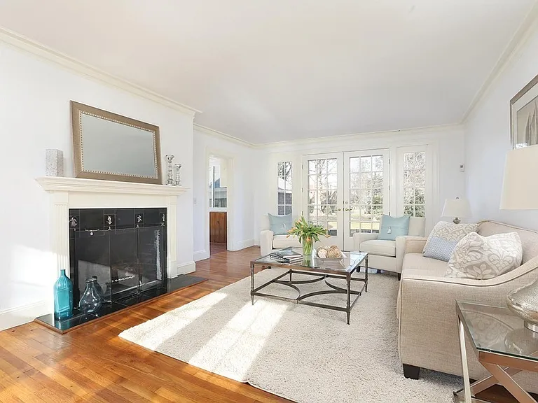 16 Ballard St #1 — Photo 1
