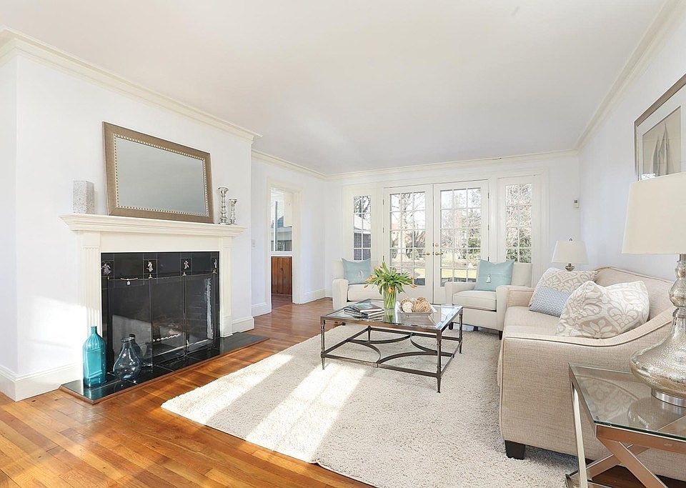 1st image of 16 Ballard St #1