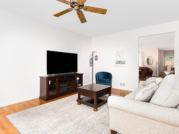 4th image of 21134 Eugene Siegel Ct