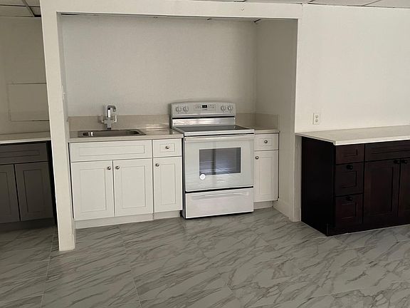 5th image of 4364 Hilldale Ave