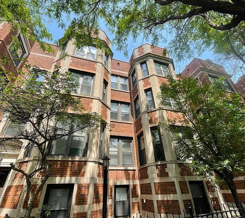 1st image of 954 W Belle Plaine Ave APT 2W