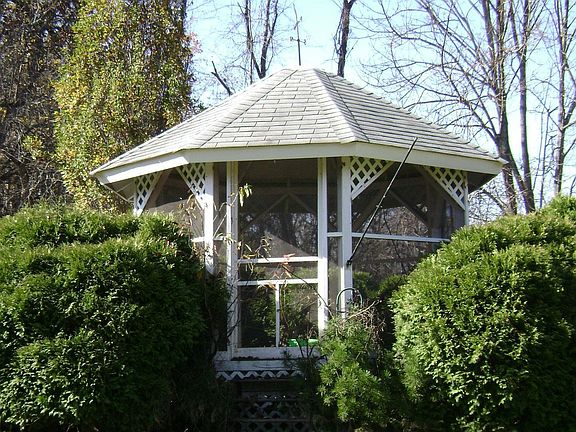 Gazebo.