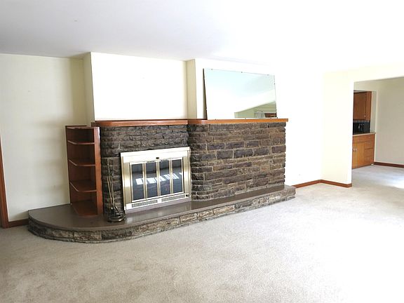 4th image of 2101 Crestview Ct