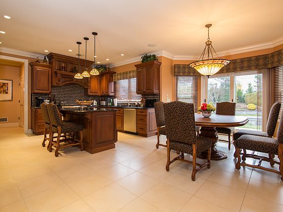 5th image of 15 Woodbury Farms Dr