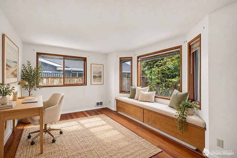 5th image of 103 Chinook Place