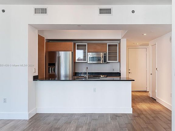 2nd image of 951 Brickell Ave APT 1711