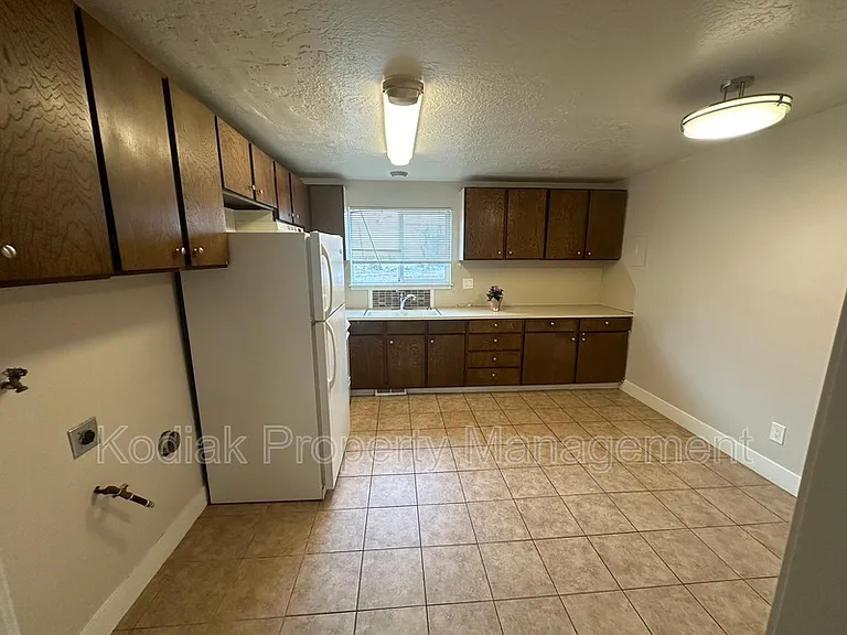 1525 N Marilyn Dr #K — Photo 3