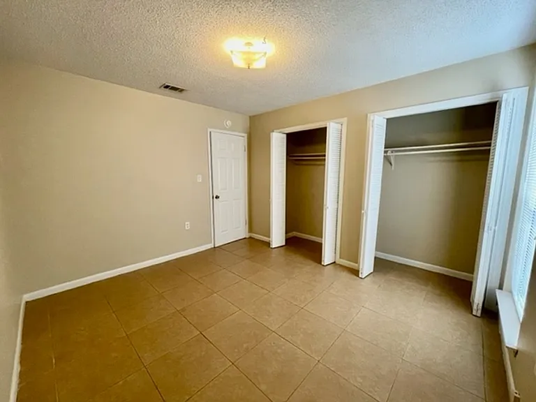 611 Carnathan Ct — Photo 7