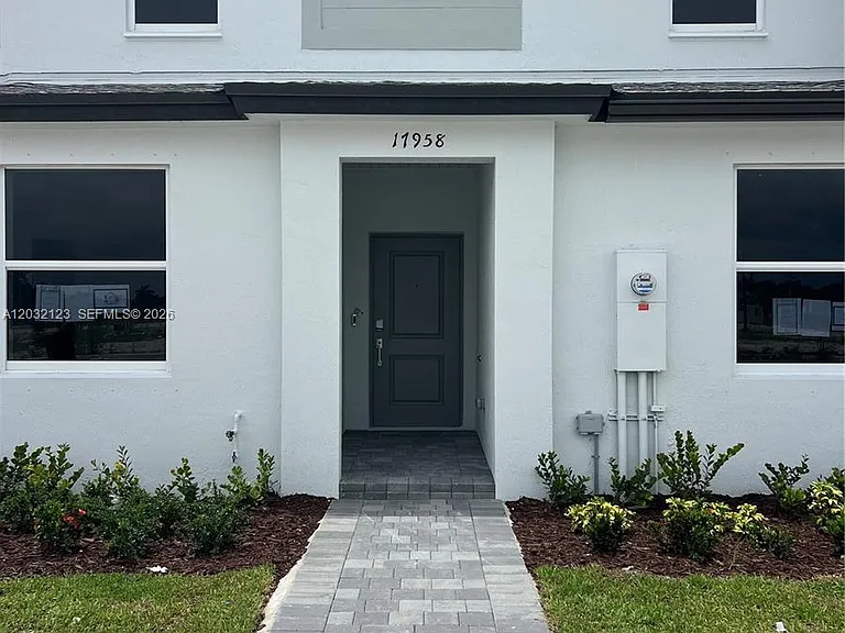 17958 SW 357th Ter — Photo 1
