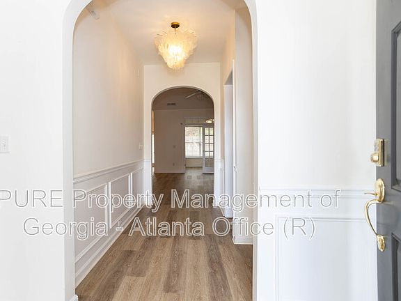 3rd image of 3752 Lanier Dr