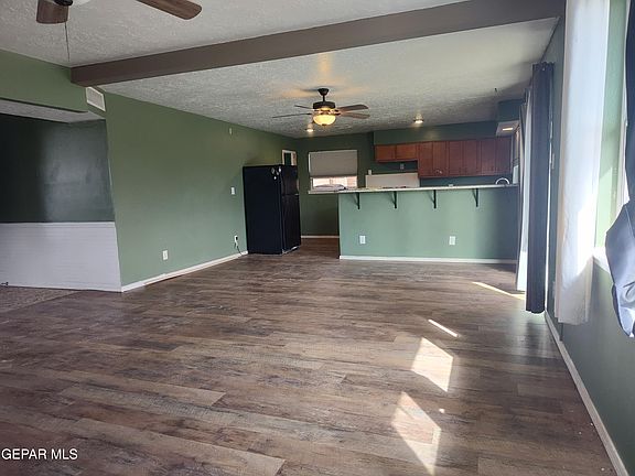 4th image of 10212 Bermuda Ave