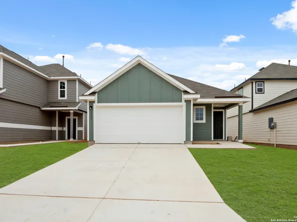 8847 Black Oak Drive, Elmendorf, TX 78112