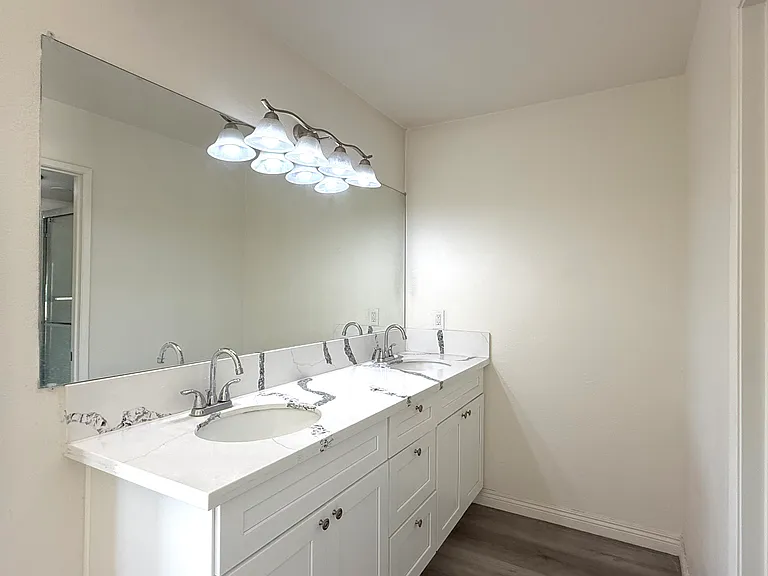 320 S Ynez Ave #D — Photo 1