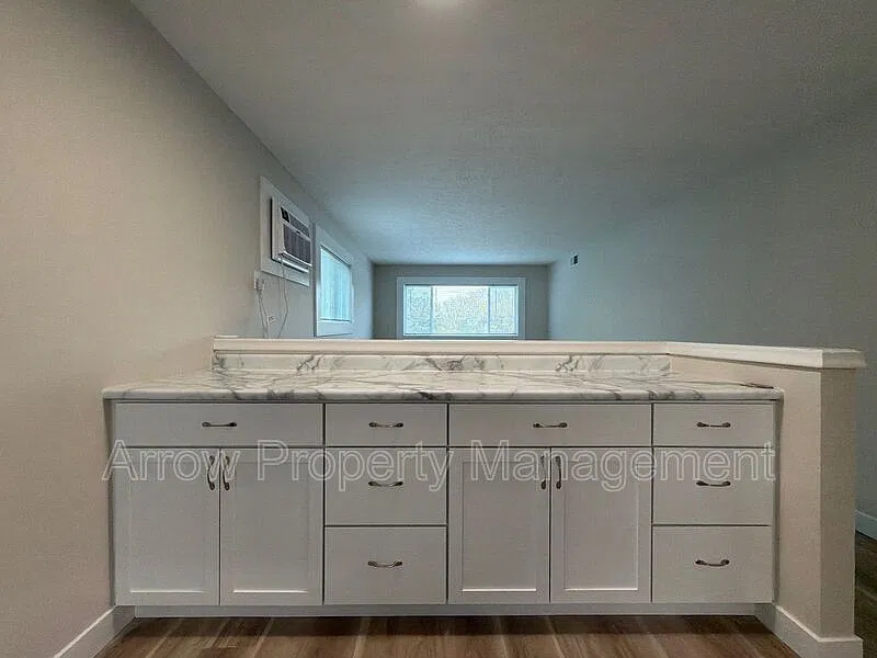 2 bed, 1.0 bath, 790 sqft, $950 — Photo 3
