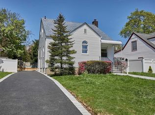 33 Sherman Rd, Farmingdale, NY 11735